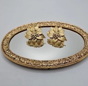 Vintage Goldtone Christmas Poinsettia Flower Earrings